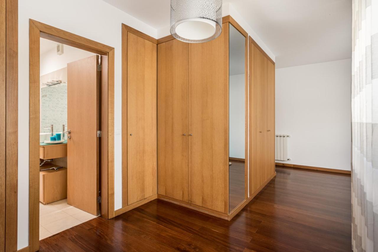 شقة Joivy Sleek House Balcony & 2 Terraces In Porto Maía المظهر الخارجي الصورة