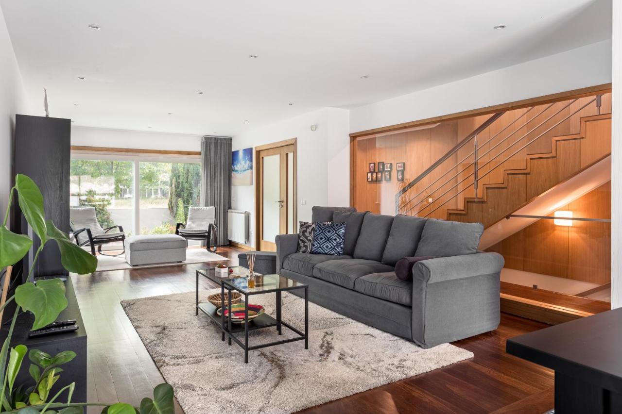 شقة Joivy Sleek House Balcony & 2 Terraces In Porto Maía المظهر الخارجي الصورة
