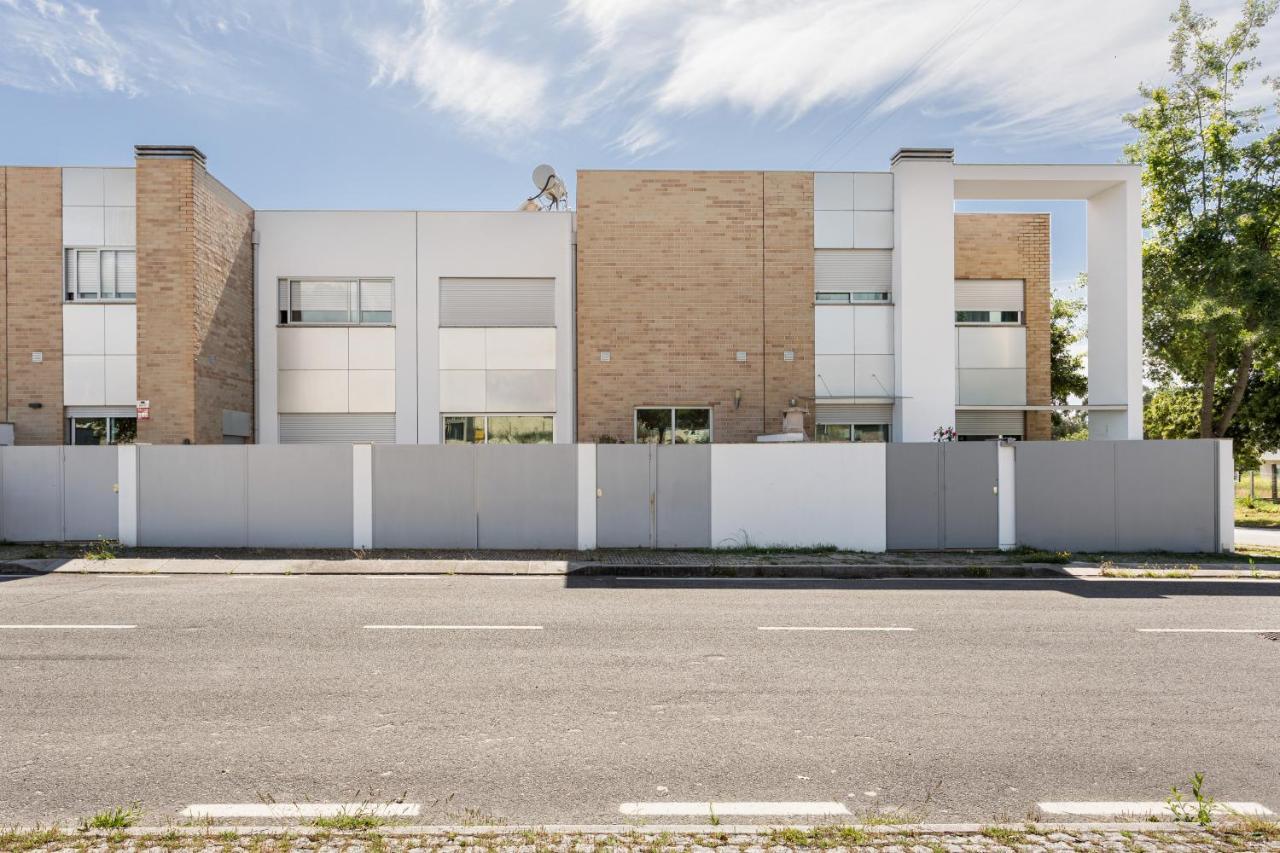 شقة Joivy Sleek House Balcony & 2 Terraces In Porto Maía المظهر الخارجي الصورة